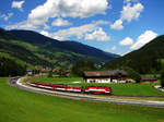 SLB Pinzgauer Lokalbahn Vs82 mit dem Planzug von Zell am See nach Krimml kurz vor der Einfahrt in Endbahnhof Krimml.
Krimml, 05.07.2017.