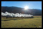 Der Abendsonne entgegen zieht JZ 73-019 der Pinzgaubahn, den Wintermärchendampfzug 3394, von Zell am See nach Krimml. 
Niedersill 29.12.2016