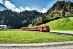 Vs 84 fährt mit dem R 3317 (Krimml - Zell am See), kurz nach dem Bahnhof Krimml vorüber.