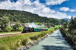 73.019 durchfährt mit dem Sdz 900 (Zell am See - Krimml), die Haltestelle Rettenbach.
Aufgenommen am 8.9.2018.