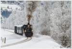 Winterwonderland - Auf der Pinzgaubahn fährt die Dampflok MH3, mit einem Dampfsonderzug von Zell am See nach Krimml. 
Niedernsill  1.2.2015