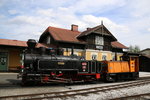 Verbesserung des  Triebfahrzeugführer-Komforts  auf der Stainzer Lokalbahn . Da der  Einbau einer Klimaanlage technisch nicht möglich ist hat man 764.411 R kurzerhands in ein Cabrio umgebaut. Bahnhof Stainz am 13.04.2016 