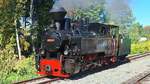 Die nahezu  Weltber�hmte  Dampflok des legend�ren Stainzer Flascherlzug am 21.09.2025 in Preding. Hierbei handelt es sich um eine ehemalige Rum�nische Waldbahnlok der Reihe 764, welche nachtr�glich mit einem adaptierten Kohletender verl�ngert wurde, dieser zuvor als Schneepflug diente: 