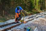Da sprühen die Funken der Hoffnung das die rund 400 Meter Gleisneulage auf der Stainzer Lokalbahn nicht die letzten werden sein.