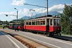 IVB Tw 2 am Nachmittag des 01.07.2018 als Sonderzug (Fulpmes - Innsbruck Betriebshof) beim Kreuzungshalt im Bahnhof von Mutters.