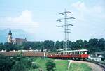 Stubaitalbahn__Zug von Fulpmes vor der Einfahrt in den Stubaitalbahnhof.__10-08-1972