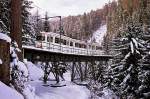 Tw 81 auf dem Klausbachgraben-Viadukt (24. Januar 2009) - Negativ-Scan -