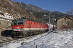 1144 285 + 1144 239 mit Güterzug bei Spital am Semmering am 6.12.2017.