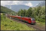 1116 242 mit Railjet bei Payerbach am 5.06.2019.