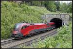 1216 232 mit Railjet beim Klammtunnel am 18.05.2020.