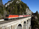 Am 07. Jänner 2021 waren die Loks 1144.286 + 1144.284 + 1293.049 + 1144.249 + 1144.237 und  1144.049 vor dem  DG 54703, und wurden von mir am Krauselklause-Viadukt  fotografiert.