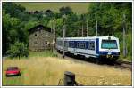 R 2967 von Payerbach-Reichenau nach Mrzzuschlag am 21.7.2007 nchst der Haltestelle Klamm-Schottwien im Bereich Kreuzberg aufgenommen.