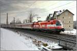 EM-Lok 1116 005 sterreich fhrt mit EZ 1953  Wiener Alpen  von Bratislava nach Mrzzuschlag. 
Gloggnitz 4.1.2009