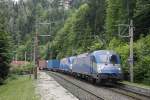 1216 921 + 1216 922 ziehen am 19.06.2014 einen Güterzug durch die Haltestelle Wolfsbergkogel.