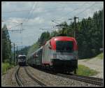 Die beiden Nachschublokomotiven ber den Semmering der beiden Dampfsonerzge vom 11.6.2006. Links der Bundesheertaurus 1116 246 und rechts der Semmeringjubilumstaurus 1116 200. Die Aufnahme entstand kurz nach dem Sdportal Semmeringtunnel. 