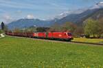Der mit Steinkohle aus Übersee für die Voest Alpine in Linz beladene SGAG48404 fährt am 4.5.2023 bespannt mit der 1116 063 und der 1293 083 kurz vor Admont durch das schöne Ennstal