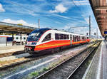 5022 032-4 wartet in Villach Hbf, auf den nächsten Einsatz.
Aufgenommen am 8.10.2019.