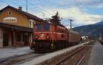 Im Sommer 1997 rangiert 1040 015-8 im Bahnhof Liezen