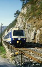 Scan vom Dia: Der fabriksneue 4020.83 auf der Überstellungsfahrt vom Herstellerwerk SGP - Graz nach Wien - Floridsdorf zwischen Gratwein und Stübing.