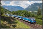 1216 250 mit Railjet bei Payerbach am 21.06.2018.
