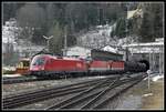1116 094 + 1144 215 + 1144 107 verlasssen am 16.01.2020 mit einem Güterzug den Semmering - Scheiteltunnel.