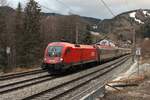 Wegen Bauarbeiten und einem eingleisigen Abschnitt zwischen Semmering und Breitenstein wartet am 4.4.2026 die 1116163 mit dem IC534 von Villach Hbf nach Wien Hbf im Bahnhof Semmering auf die Weiterfahrt.