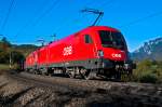 1116 246 und 1116 079 vor einem Erzzug am 22.10.2010, fotografiert am 22.10.2010 zwischen K�b und Eichberg bei der  Steinbauer Wiese .