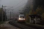 BB 1116 249 zieht am 26.10.12 den Jubilums Railjet durch den Bahnhof Wolfsbergkogel an der Semmeringbahn.
Neblig war's!