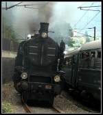 109.13 (dahinger nicht sichtbar 109.109) Dampfsonderzug R 16249 am 11.6.2006 bei der Ausfahrt aus Gloggnitz.