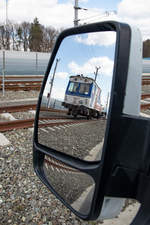 Eine kleine Spielerei für Schiefseher :-)    X627.801 im Blick meines Rückspiegels.