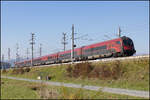 Am 7.10.2026 flitzt ein Railjet n�chst dem Bahnhof Weststeiermark gen Graz .