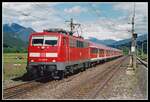 111 037 mit R5121 bei Flaurling am 17.05.2004.