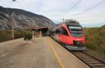 S2 der Tiroler Schnellbahn beim Halt in der Haltestelle Haiming auf dem Weg nach Fritzens-Wattens, Anfang Oktober 2012