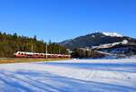 Während der baustellenbedingten Streckensperre der Unterinntalbahn zwischen Hall in Tirol und Innsbruck Hbf im Januar 2026 wurden die planmäßig mit Talent-Garnituren geführten S-Bahn-Züge umlaufbedingt mit den Neufahrzeugen der Baureihe 4748 gefahren. Als verkürzter S-Bahn-Zug 5129 war der Salzburger 4748 046 am 18.01.2026 von Hall in Tirol nach Jenbach unterwegs, wobei er nahe Terfens in winterlichem Ambiente dokumentiert wurde.