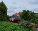Die Leobersdorfer Bahn gehört zu den Strecken, auf denen die Reihe 5047 zum Einsatz kommt. Am 10.09.2025 war 5047 003 auf dem Weg von Weissenbach nach Leobersdorf. Gerade wurde die Station Berndorf Stadt verlassen.