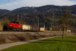 1063 047 mit dem täglichen Schrottzug einer Vorarlberger Firma gen Wolfurt bei Schwarzach.