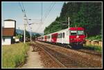 Steuerwagen 80 73 210 als R4012 verlässt am 4.06.2002 den Bahnhof Langenwang.