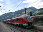  Willkommen bei der Deutschen Bahn  633 001 + 632 531 auf der Giselabahn von Kitzbühel kommend in Richtung Wörgl bei Durchfahrt durch Brixen im Thale / Tirol; 12.06.2017
