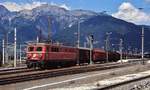 1010 020-4 im Juni 2000 im Bahnhof Saalfelden. Die Lok hätte längst einen neuen Anstrich verdient... (Neubearbeitung eines bereits veröffentlichten Bildes)