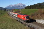 1016 041 aus Wörgl kommend am 8. November 2025 bei Fieberbrunn.
