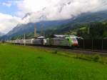 486 510 und 189 917 mit dem Ekol-Zug (Köln - Trieste) am 28.6.2015 bei der Haltestelle Pfarrwerfen.