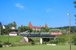 Nahezu ein  Muss  ist die Fotostelle bei der Ausfahrt aus dem Bahnhof Spielfeld Strass. 
2143.35 am 25.07.2015