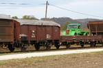 A-KSE 40 81 9408 121-7 Materialwagen (ex Tms), historisch als Kvmm 845 792 beschriftet, am 23.Oktober 2020 eingereiht in der NBiK-Fahrt 2 (Ferlach - Feistritz im Rosental) beim Strecken-Km 32,0 der
