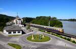 Die Pressburgerbahn wird dieses Jahr 110 Jahre alt.
Die 6030/4030 210 ist am Weg als Sonderzug von Schwechat nach Wolfstahl kurz vor Hainburg/Donau Personenbahnhof.
15.06.2024.