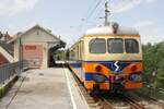 Anlässlich  110 Jahre Preßburgerbahn  wurden am 01., 08., 15. und 22.Juni 2024 Sonderzüge mit der TMW-Garnitur 4030.210 + 7030.210 + 6030.203 in Verkehr gesetzt. - Das Bild vom 22.Juni 2024 zeigt den 6030.203 als letztes Fahrzeug des SZ 14636 (Wolfsthal - Schwechat) in der Haltestelle  Hainburg an der Donau Personenbahnhof . Leider endete die Fahrt wegen der Erkrankung eines Fahrgastes und eines deshalb notwendigen Rettungseinsatzes schon im Hainburg a.d. Donau Kulturfabrik.