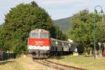 A-RBAHN 2143 033-6 mit dem SR 14866 (Perchtoldsdorf AB - Spitz a.d. Donau) am 19.Juli 2026 auf der Kaltenleutgebener Bahn beim Strecken-Km 1,0.