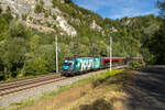 Peggau. Seit kurzem wirbt 1116 243 f�r den Streaming-Dienst joyn. Am 07.09.2026 ist sie hier zwischen Peggau und Frohnleiten mit rj 659 zu sehen.