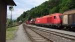 Frantschach-St. Gertraud (2015-05-18). Güterzug bespannt mit 2016.045, abfahrbereit Richtung Wolfsberg, aufgenommen am kaum mehr benützten Hausbahnsteig (2 Zugpaare pro Schultag)