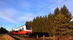 Der Sonntag´s Fahrplan wird auf der Südbahn  südlich  von Graz von den Triebwagen der Reihe 4744 beherrscht . 
Im Stundentakt verbinden die Roten Flitzer Graz mit dem Grenzbahnhof Spielfed Strass. 
Besonders erfreut ist man freilich wenn ein Netter Triebfahrzeugführer seine Hand zum Gruß hebt ! 
6.Jänner 2018 kurz nach dem Bahnhof Werndorf in Richtung Süden. 

