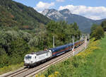 DANI on Tour, die neuen Day and Night-Railjetgarnituren werden gerade am gesamten Streckennetz erprobt, die 193 780 bespannte den Testzug SPROB 95797 auf der Südbahn , und wurde dabei vor der Kulisse des Röthelstein und der roten Wand verewigt.